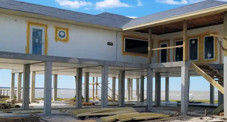 Construction of a tsunami resistant house.