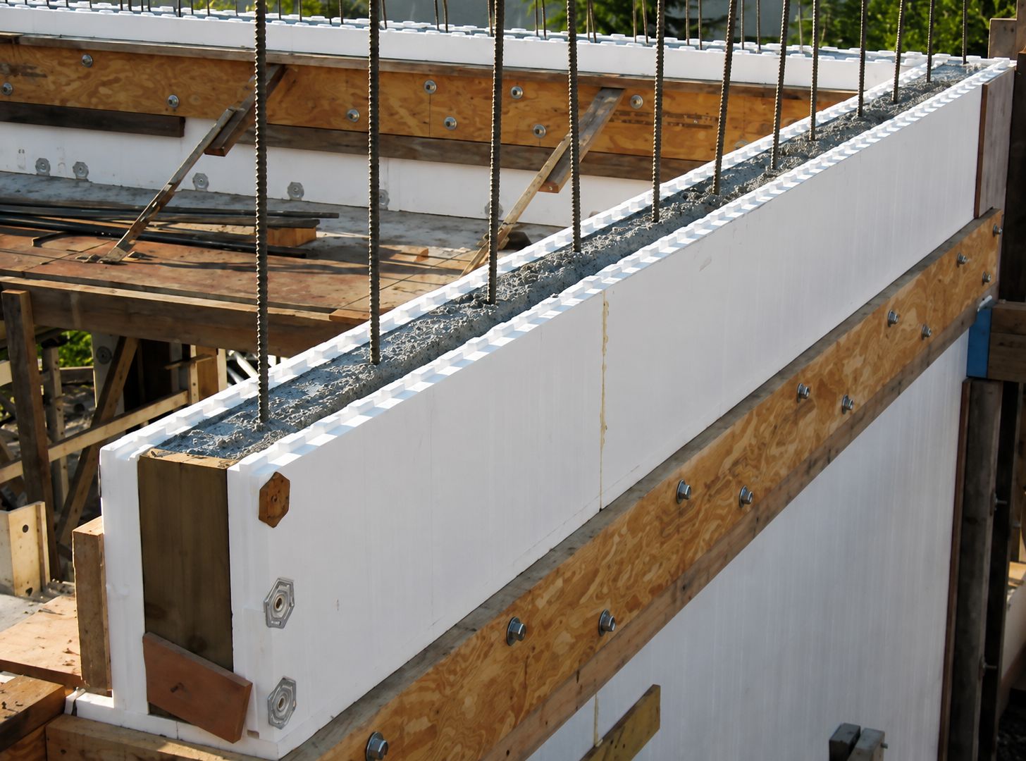 Fox Blocks ICF wall with reinforced concrete core during construction.